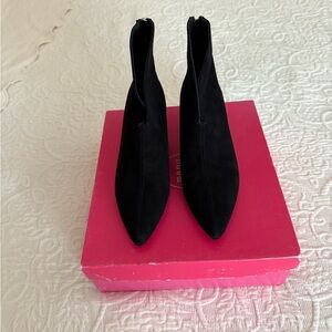 Manu Mari Black suede Ankle Bootie Sz 39 tag, box